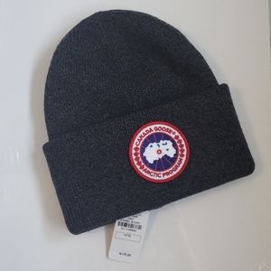 NWT Canada Goose winter hat